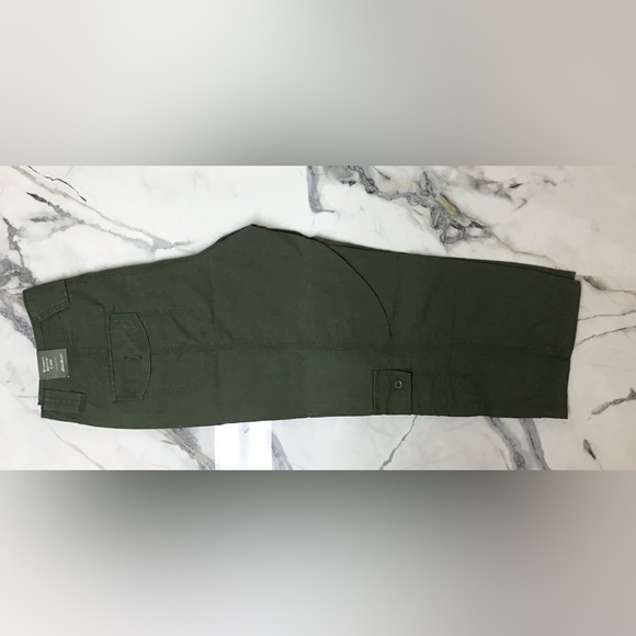 Eddie Bauer Ripstop Capris - Size 6 - Picture 3 of 5
